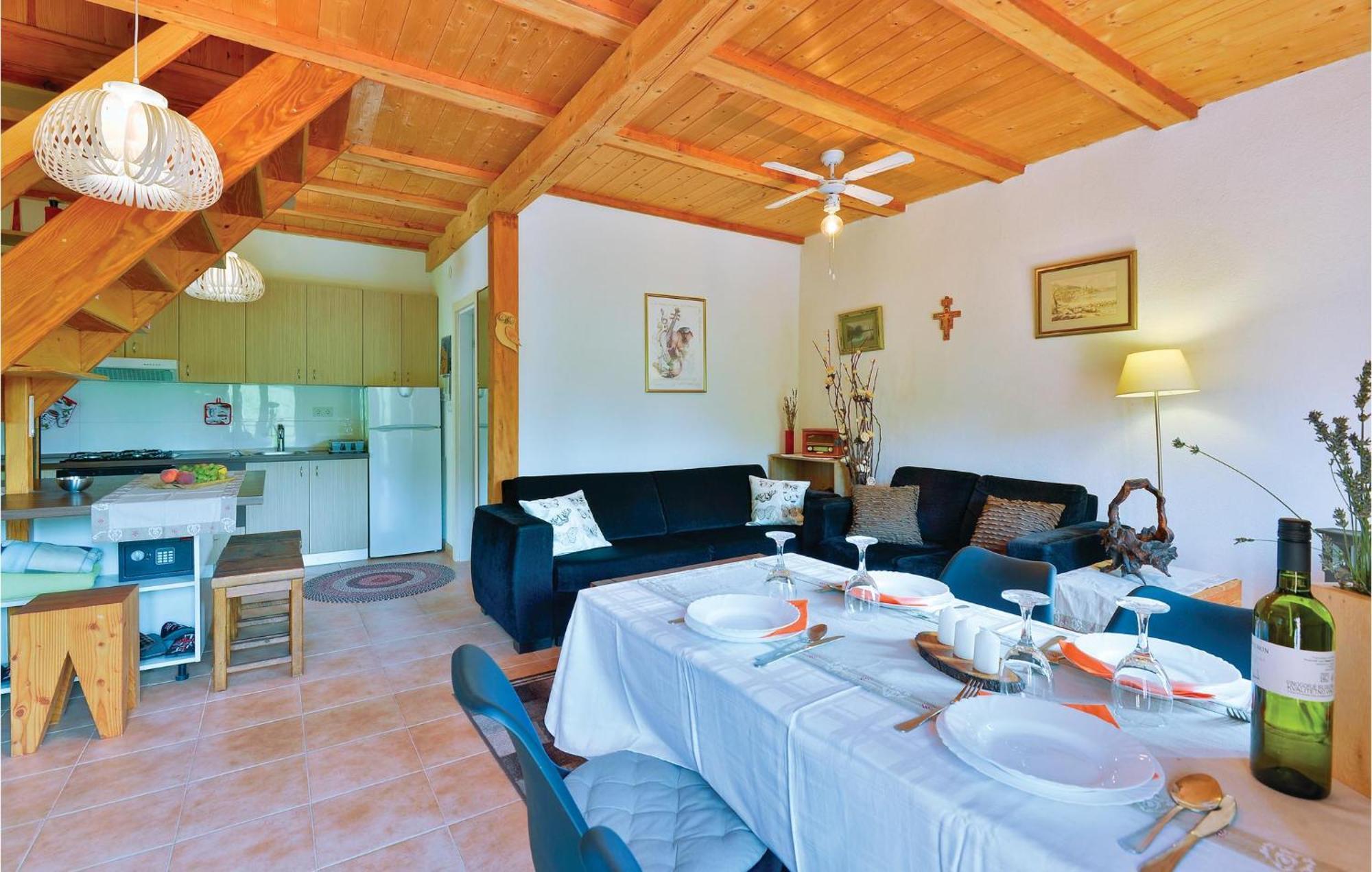 2 Bedroom Gorgeous Home In Trstenik Puscanski Exterior photo
